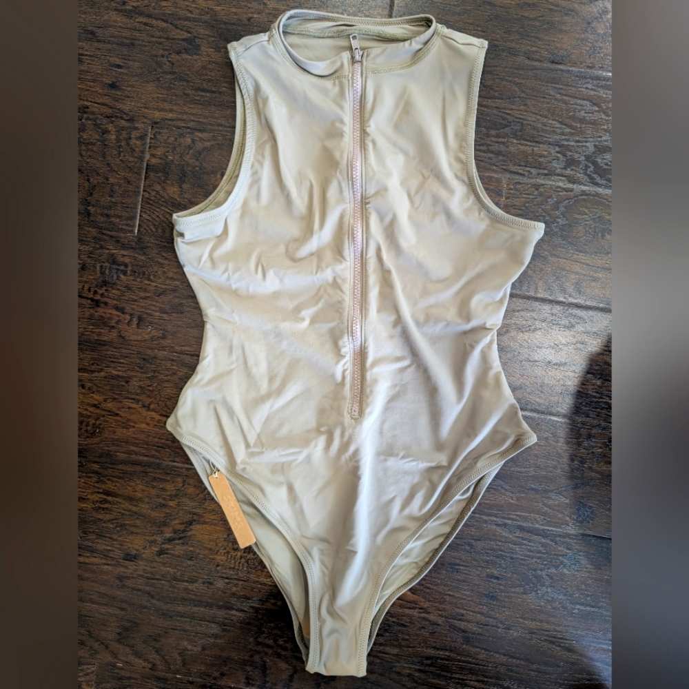 Zip Sleeveless One Piece size XL